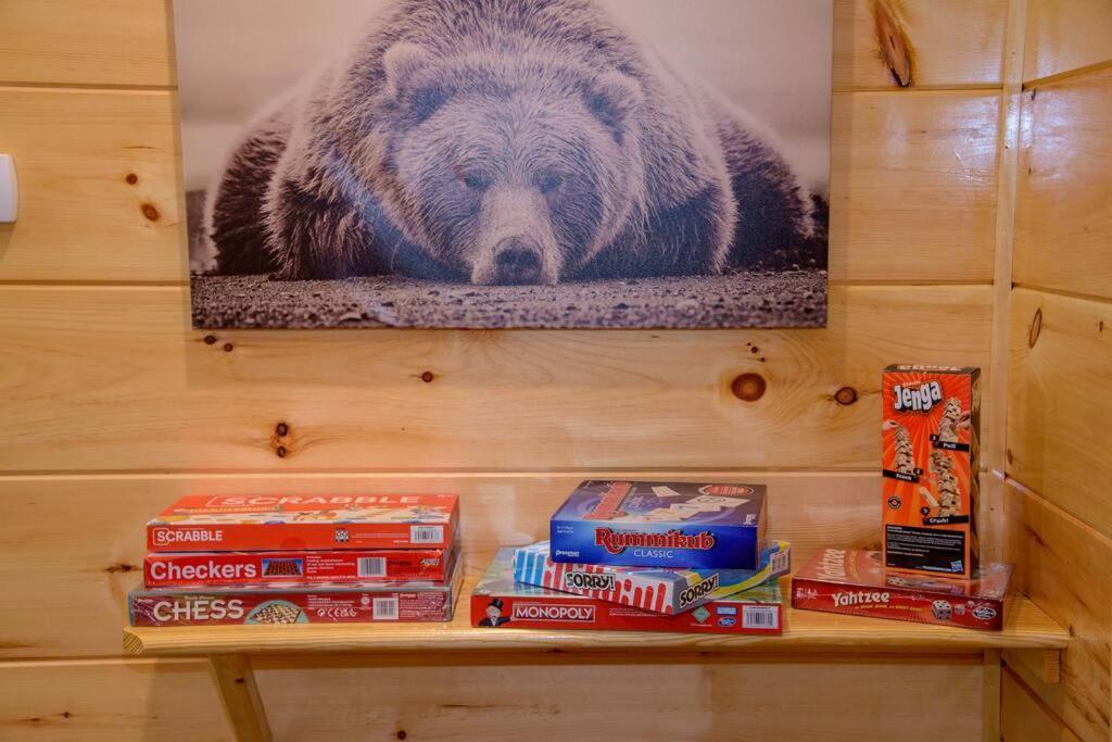 Spacious 2800 Sq Ft-Cozy Wood Cabin-New Build ピジョンフォージ エクステリア 写真